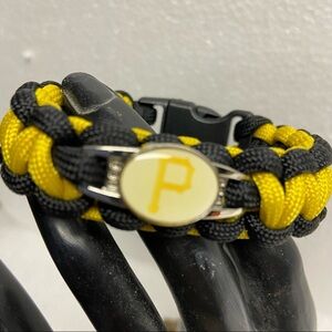 Pittsburgh Pirates Paracord Bracelet Yellow/Black